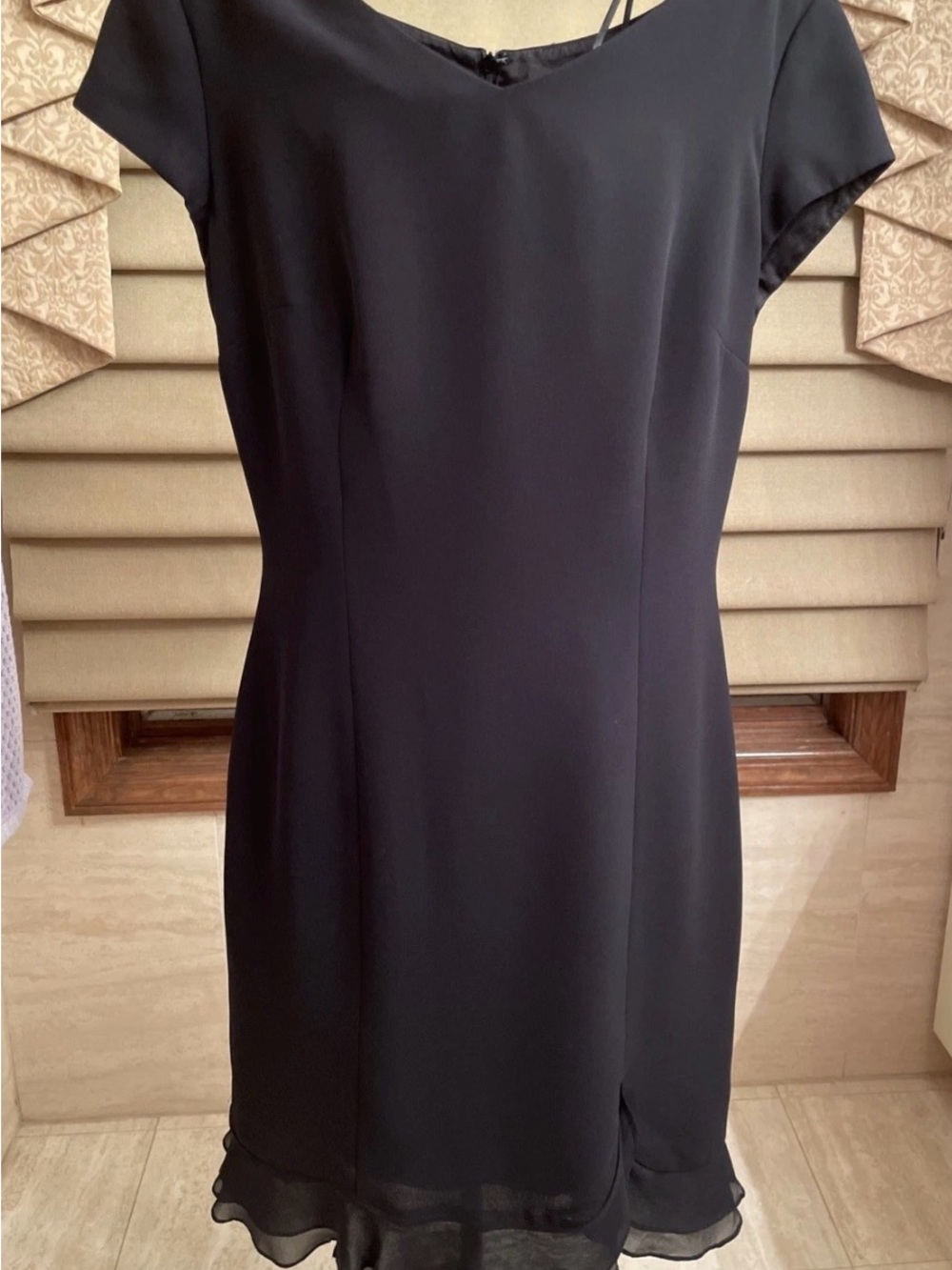 Maggy London Black Short Capped    Sleeve Dress Size 10 With Ruffled Sheer Hem